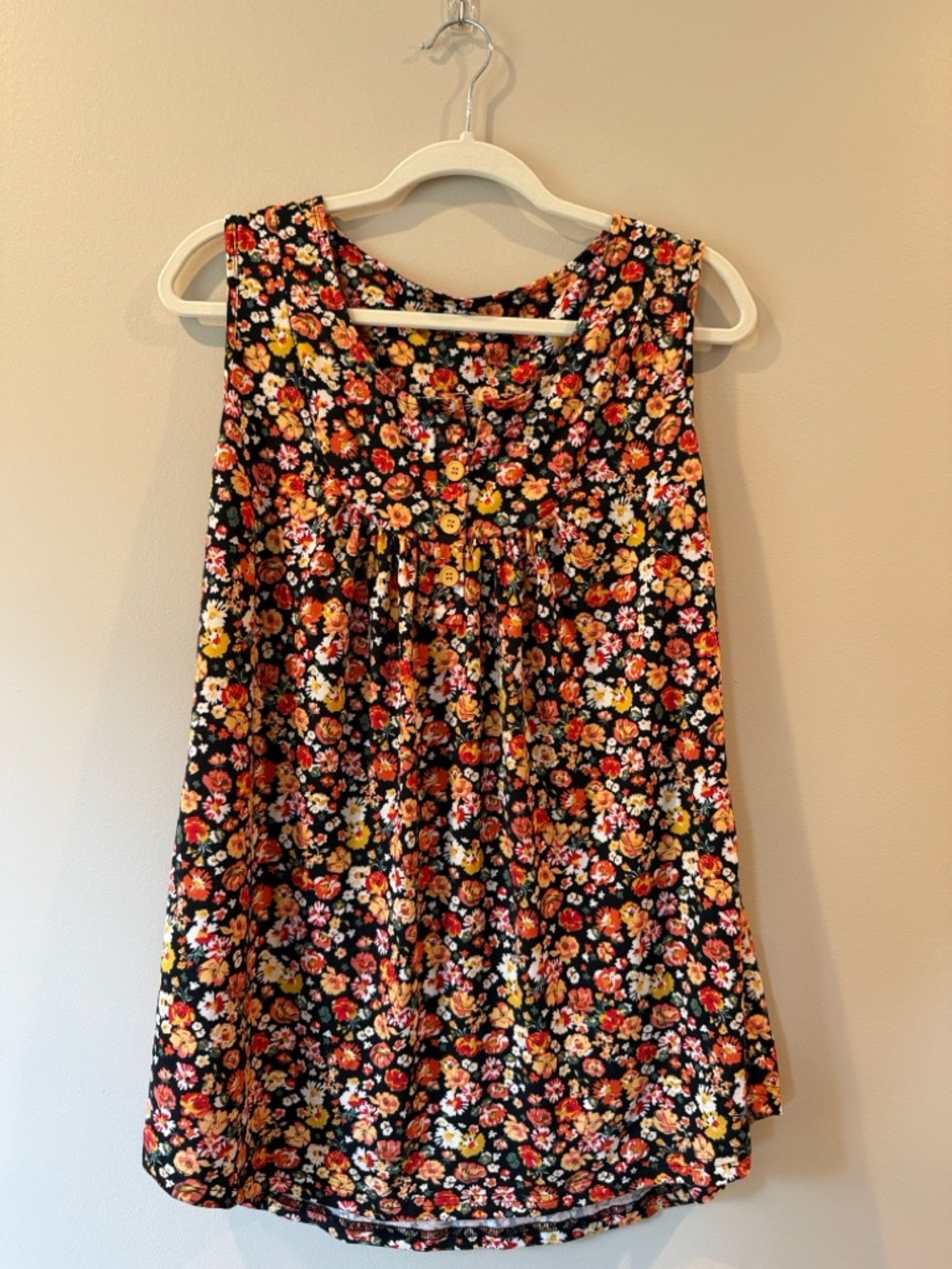 Sleeveless Floral Button-Front Tank Top - Black Multi